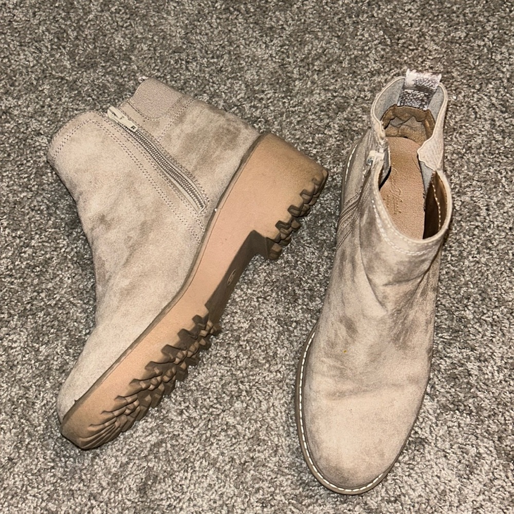 Ankle boots